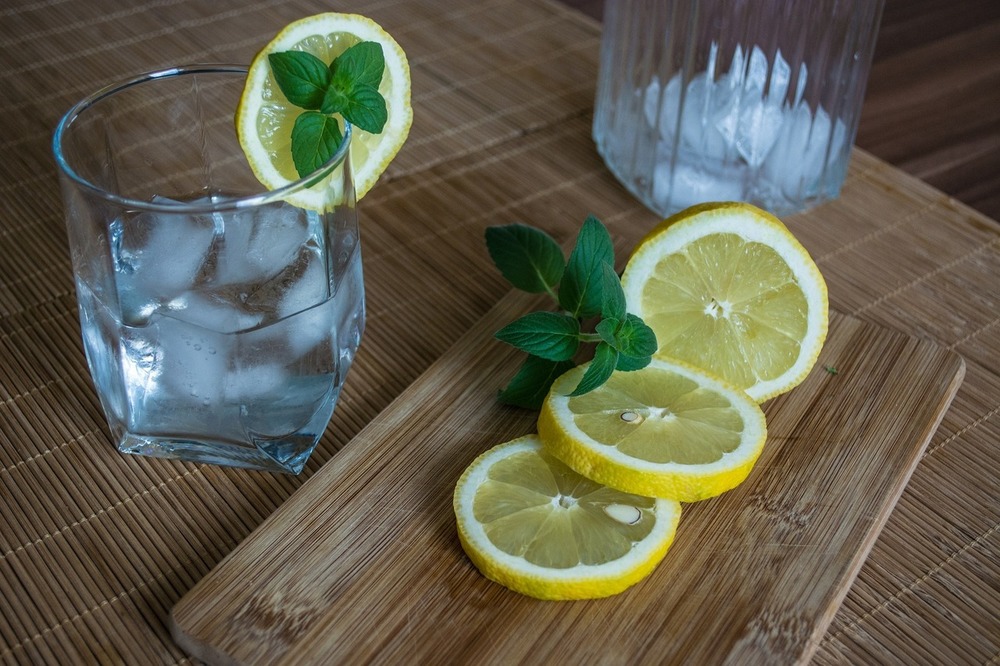 ochen horoshee s limonom pohudeniya pomogaet dlya li voda mogu Вода с лимоном для похудения помогает ли фото